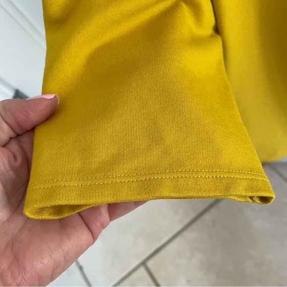 Karen Millen Goldenrod Stretch Cut Out Short Sleeve Knit Pullover Top Shirt - Picture 3 of 7